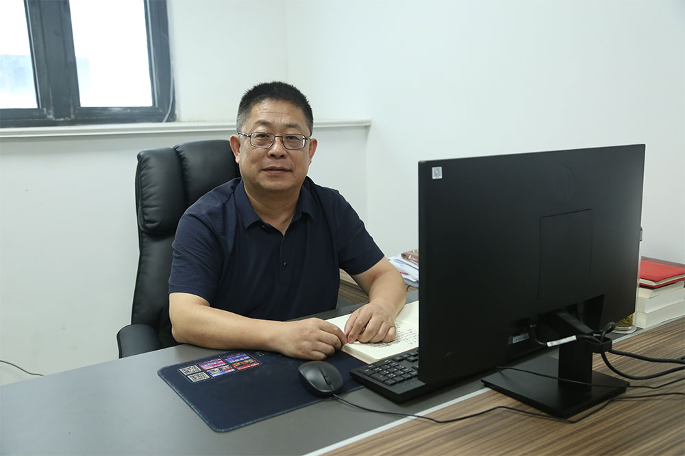 顾頳.jpg